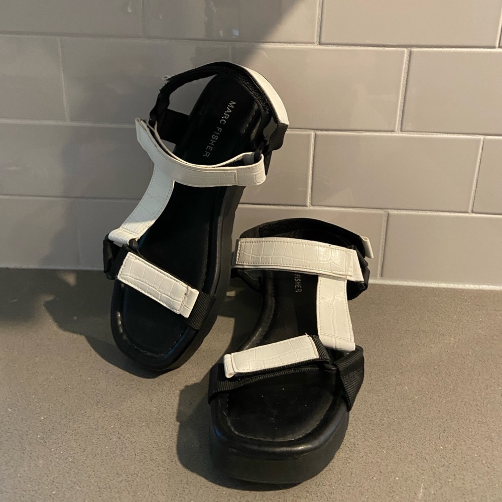 Marc Fisher Black and White Sandals Good Condition Women’s Size US 7.5